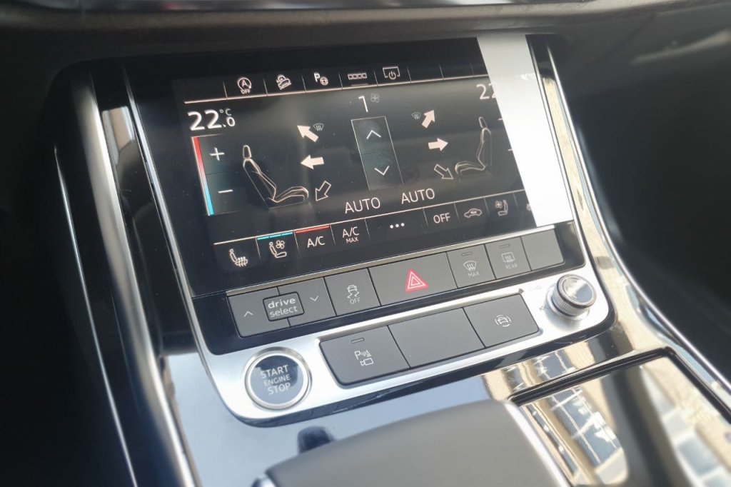 Audi Q8 50 TDI 2023 фото 18