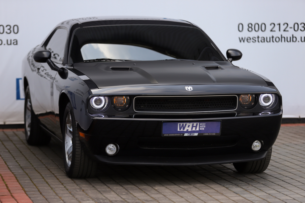 Dodge Challenger SE 2010 photo 2