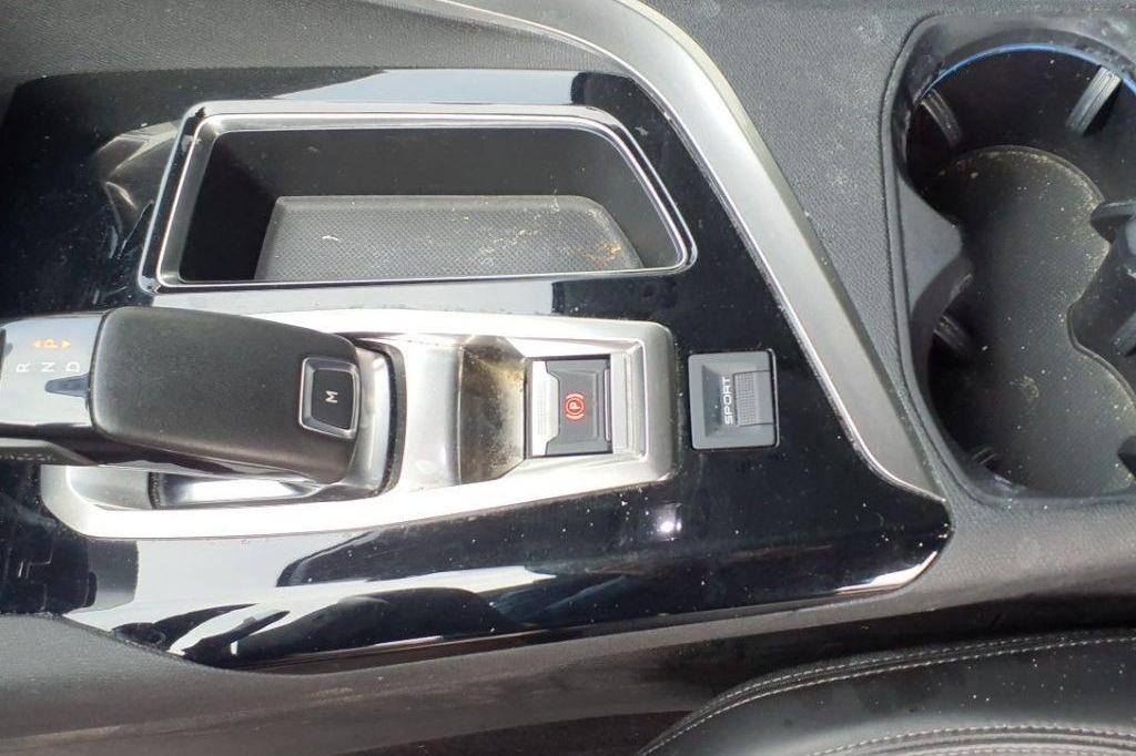 Peugeot 5008 2018 photo 17