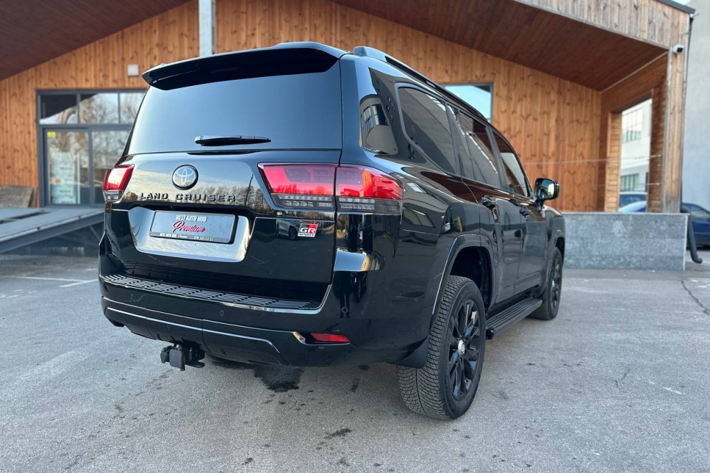 Toyota Land Cruiser 300 GUARD B6 2021 фото 6