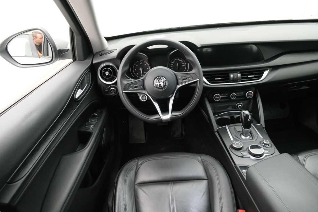 Alfa Romeo Stelvio 2017 фото 3
