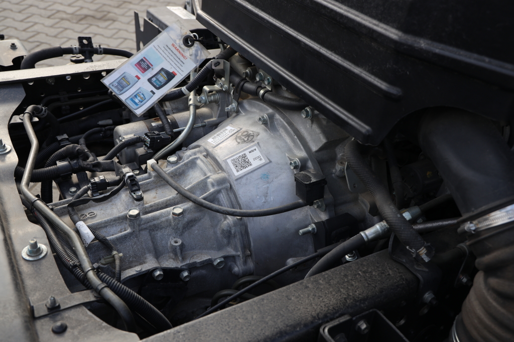 Isuzu NPR 2019 фото 15