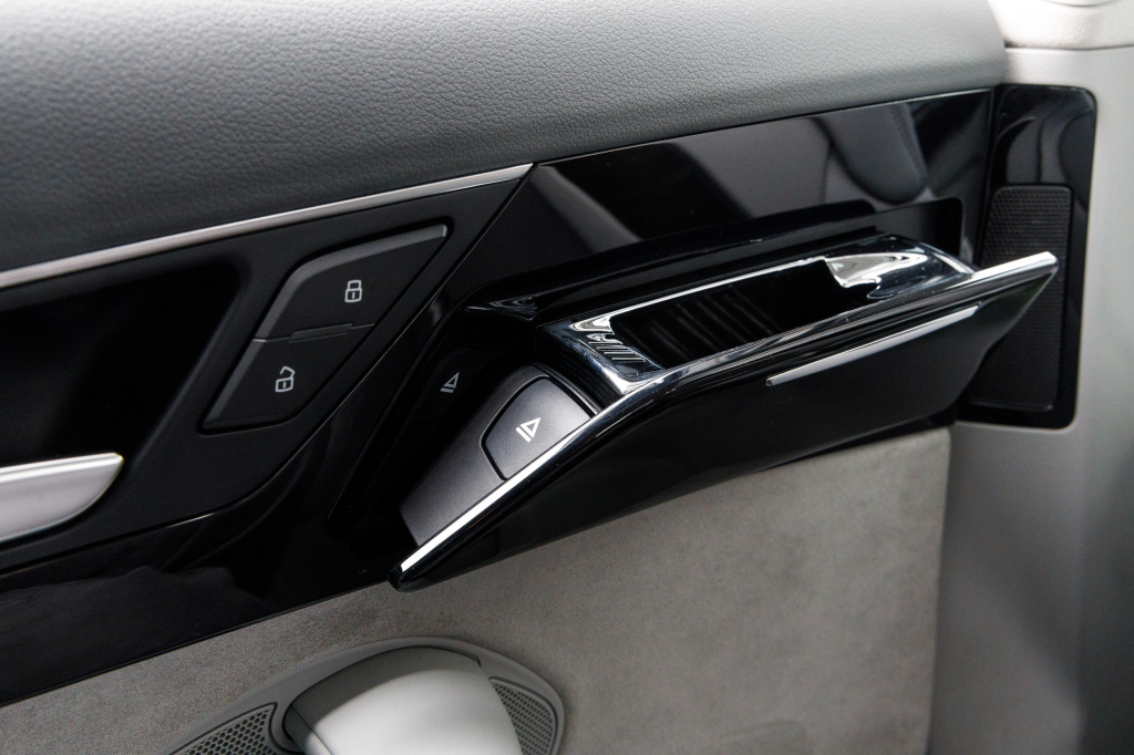 Audi A8 2014 фото 9