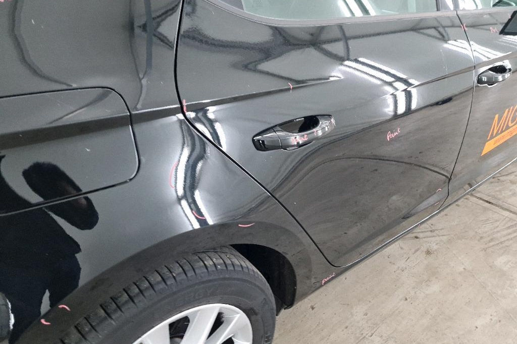 SEAT Leon 2018 фото 28