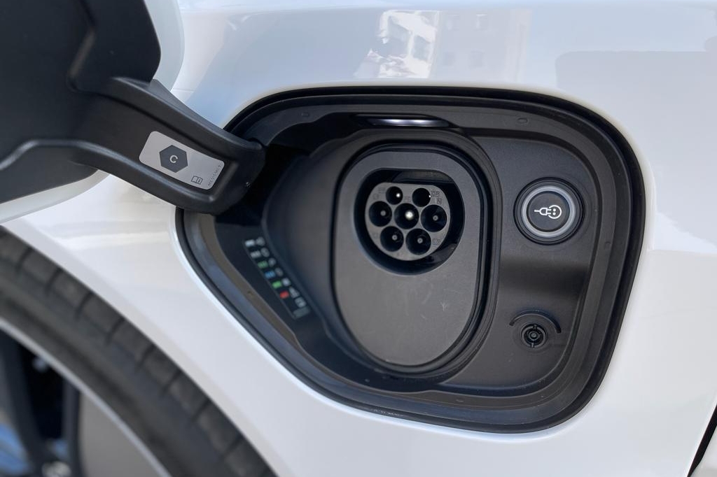 Audi e-tron GT 2021 фото 9