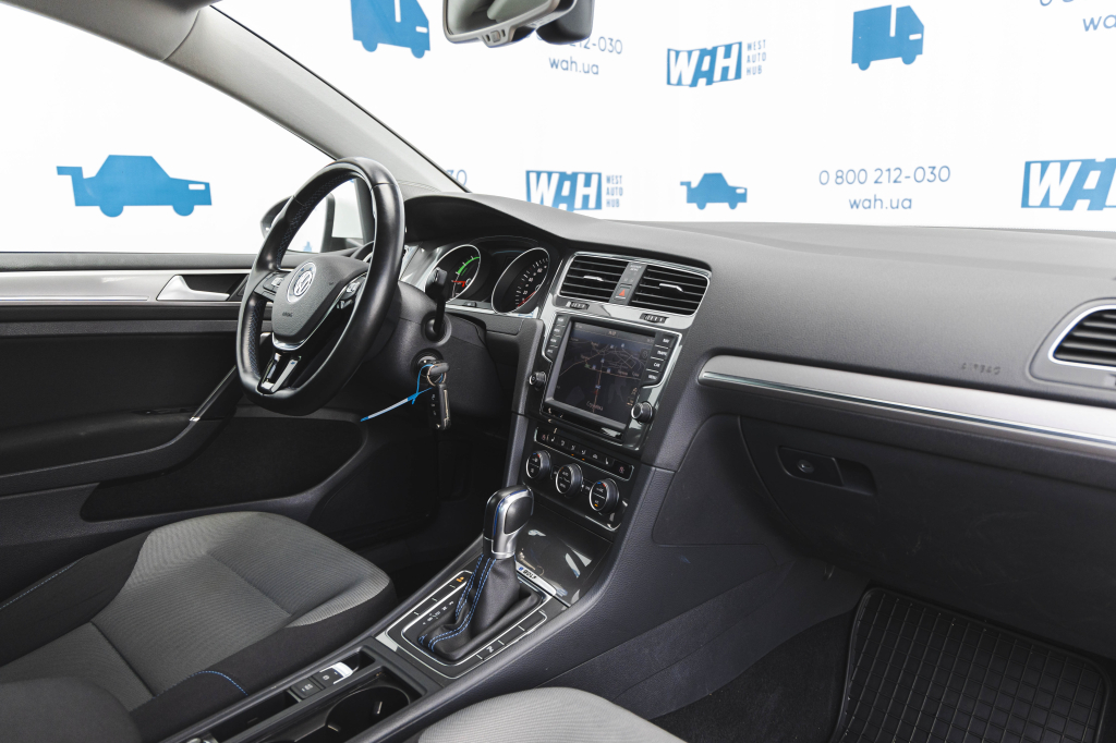 Volkswagen e-Golf 2014 фото 26