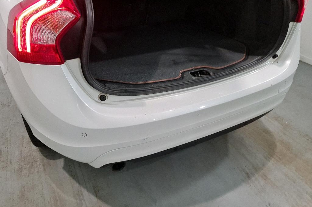 Volvo V60 2016 фото 36