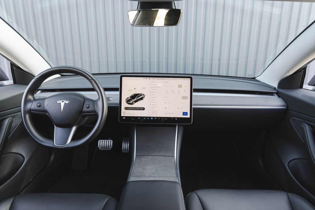 Tesla Model 3 2019 фото 35
