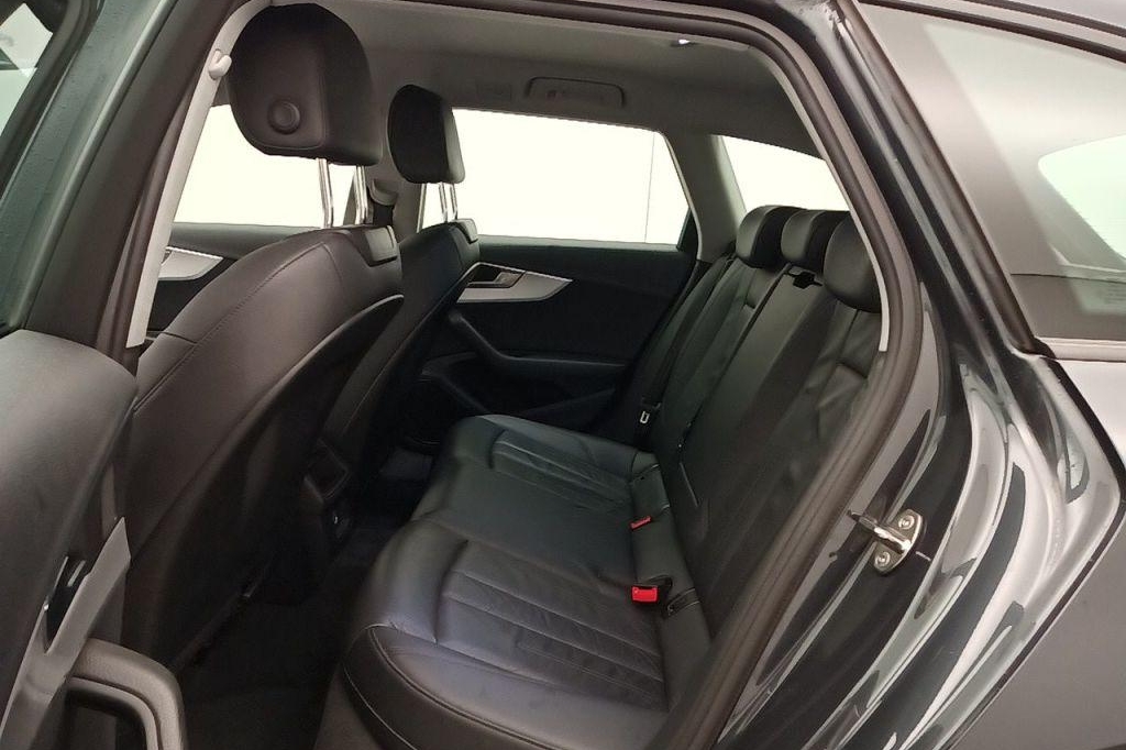 Audi A4 Avant 2017 photo 2