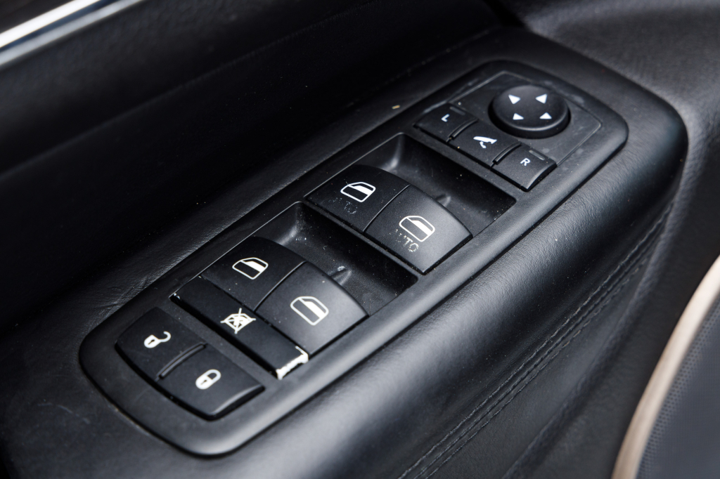 Jeep Grand Cherokee  Summit 2014 фото 25