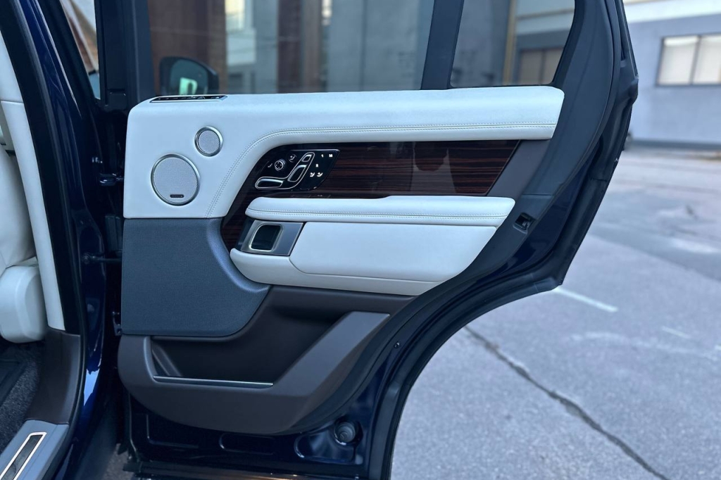 Land Rover Range Rover Autobiography 2020 фото 16