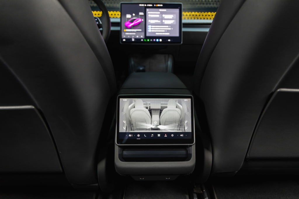 Tesla Model 3 2024 фото 31