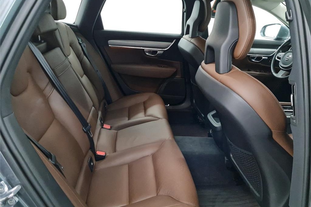 Volvo V90 2018 photo 1