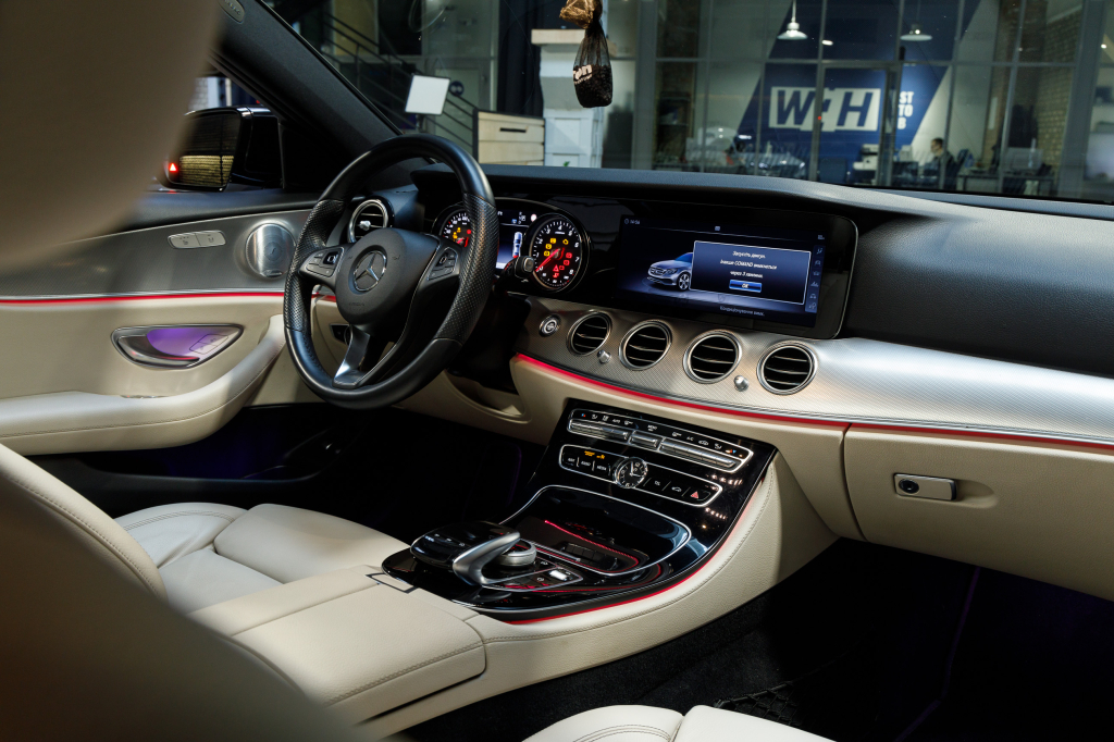 Mercedes-Benz E 200 4Matic AMG Line фото 10