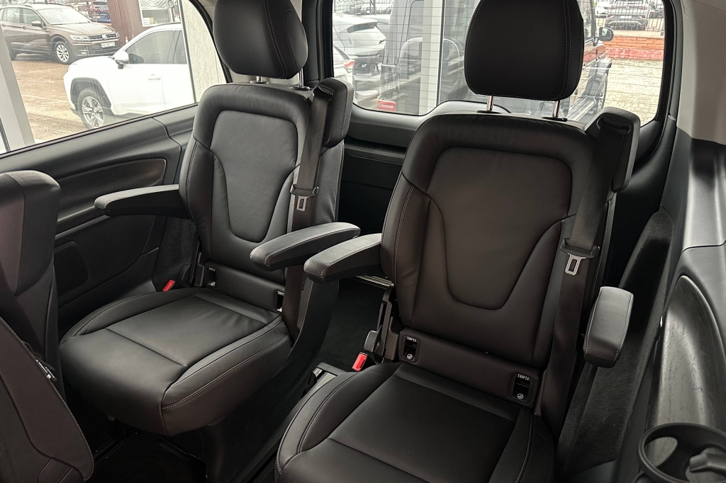 Mercedes-Benz V-Class 300d Extra Long  2023 фото 14