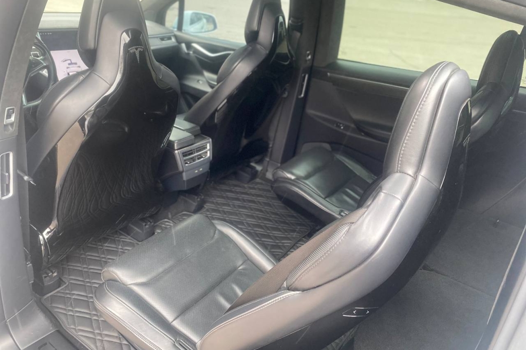 Tesla Model X 90D 2016 photo 12