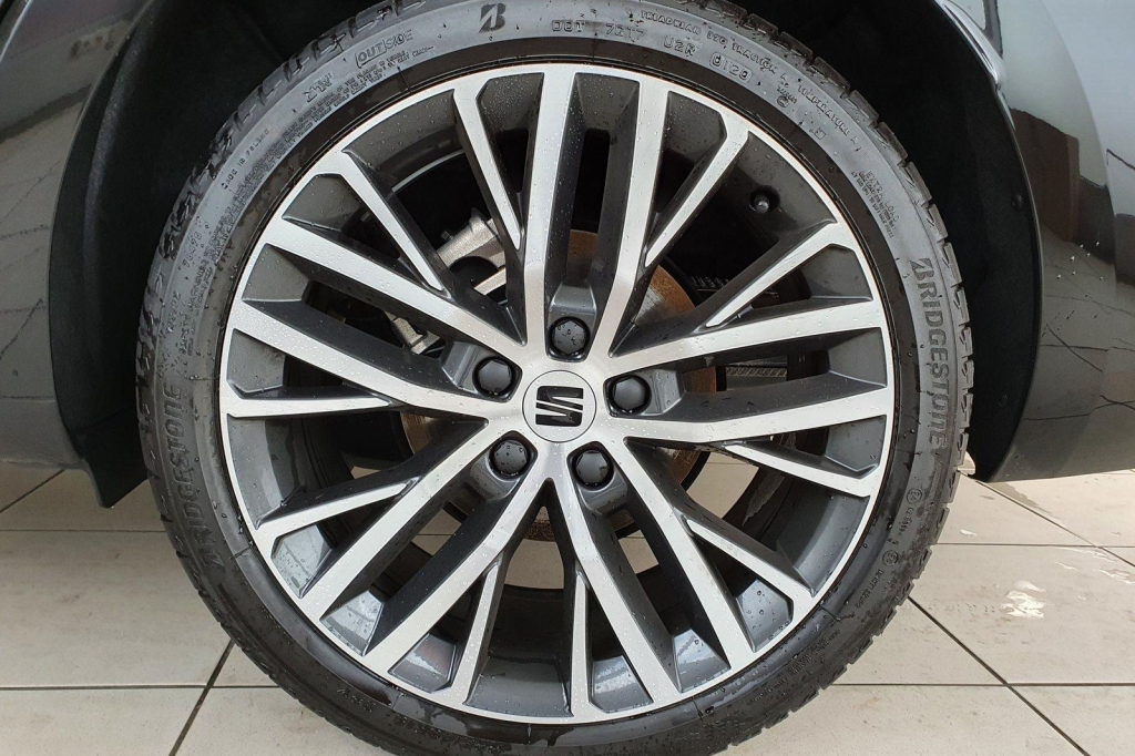 SEAT Leon ST 2020 фото 7