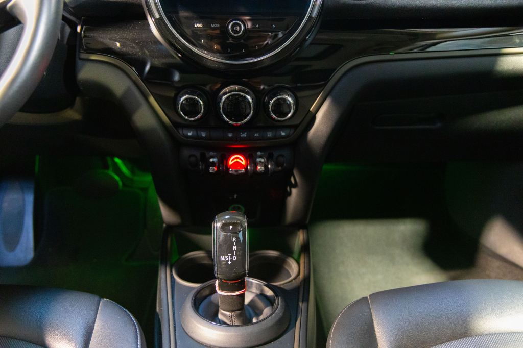 MINI Cooper Clubman 2021 фото 28