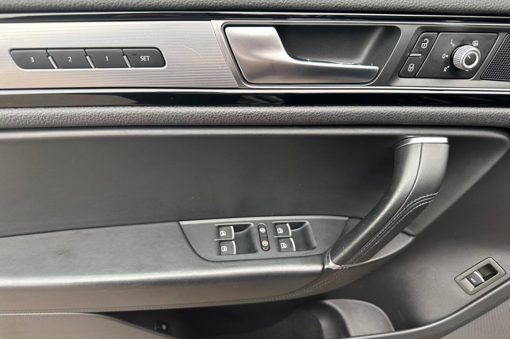 Volkswagen Touareg R-line 2015 фото 8