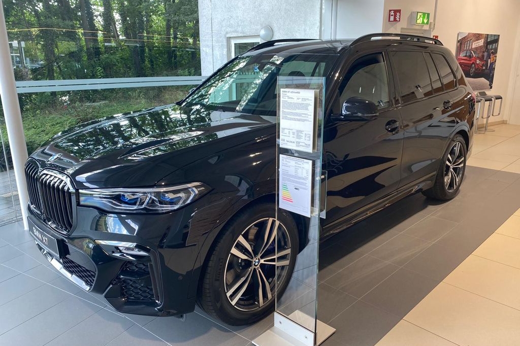 BMW X7 M  2021 photo 3