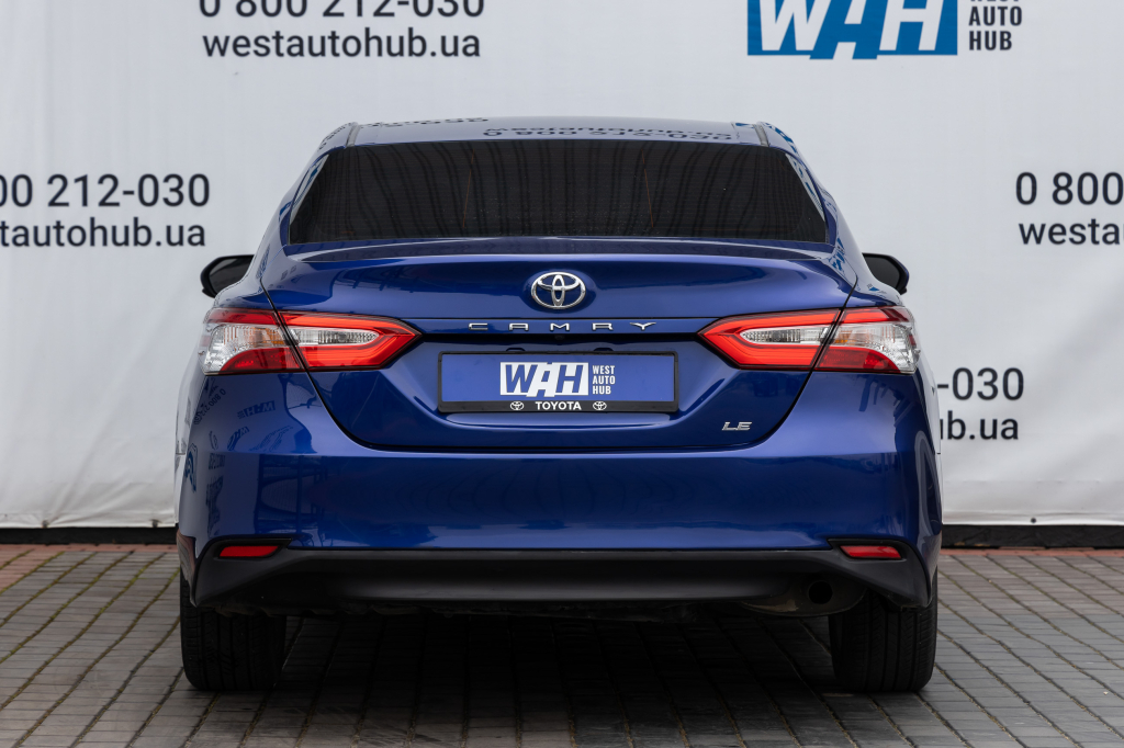 Toyota Camry LE 2017 фото 4