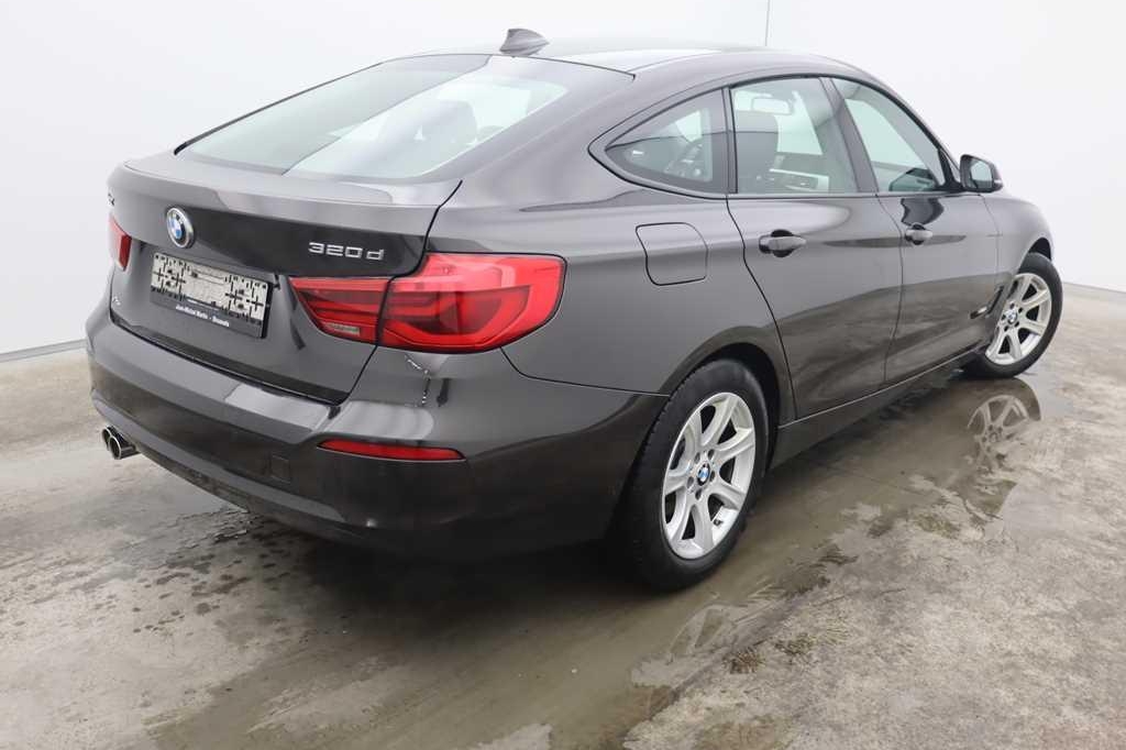 BMW 3er 2017 фото 6