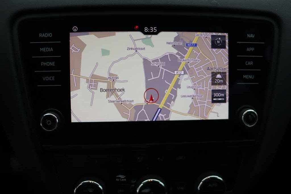 Skoda Octavia Combi 2018 фото 3