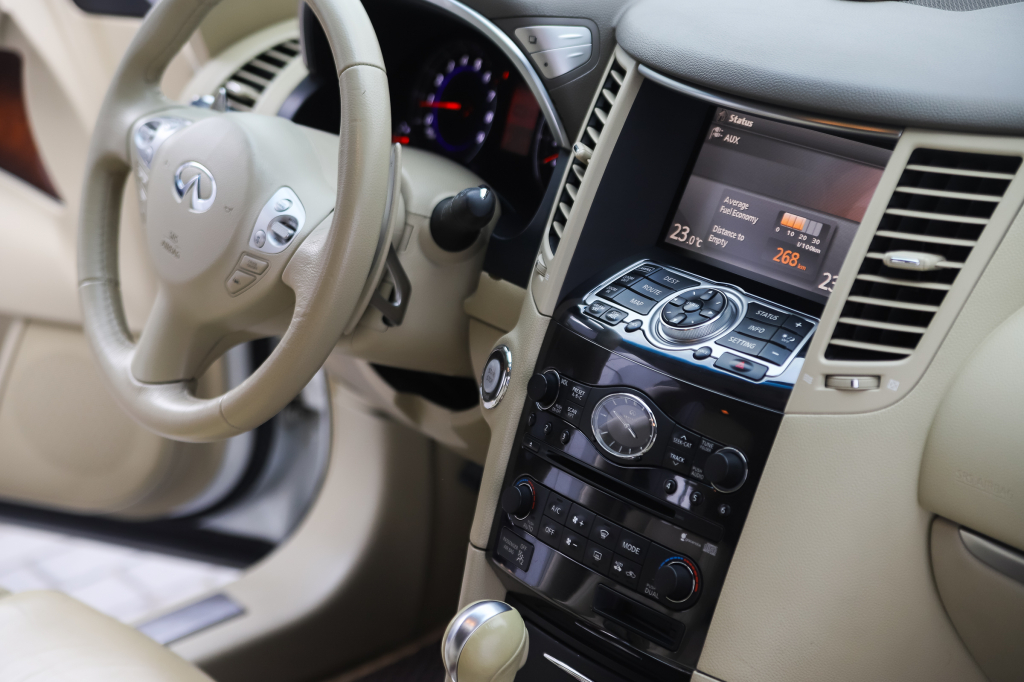 Infiniti FX 50 S 2008 photo 24