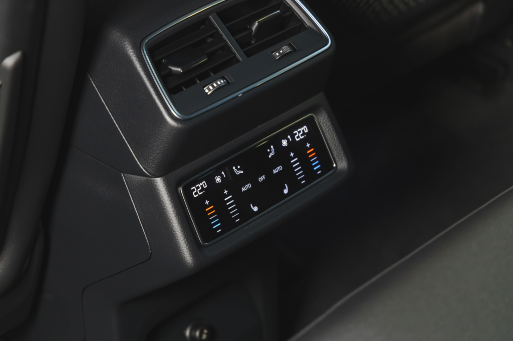 Audi e-tron 2020 фото 36