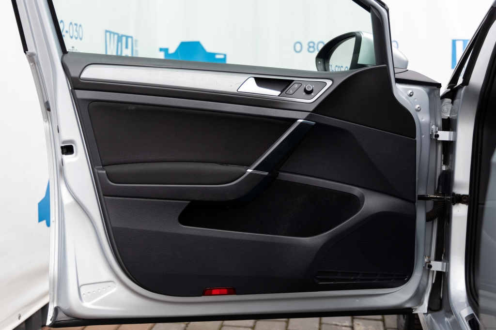 Volkswagen Golf Allstar 2016 фото 13