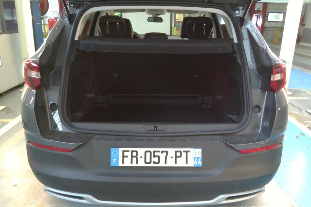 Opel Grandland X 2020 фото 2