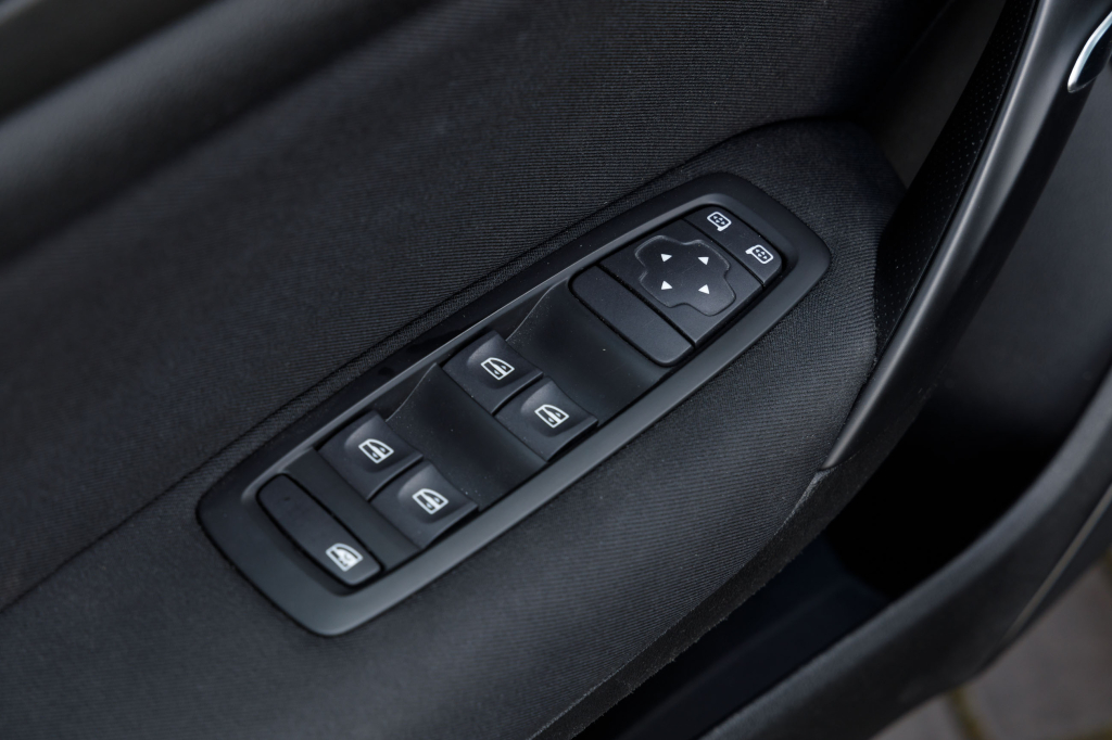 Renault Megane Limited 2017 photo 8