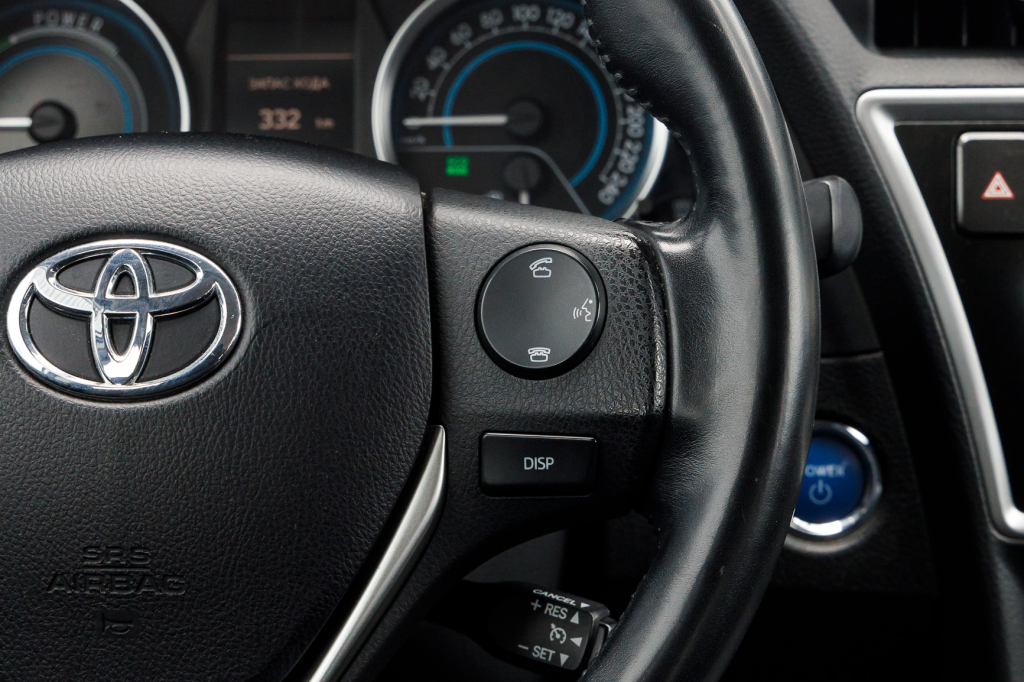 Toyota Auris Hybrid 2012 фото 24