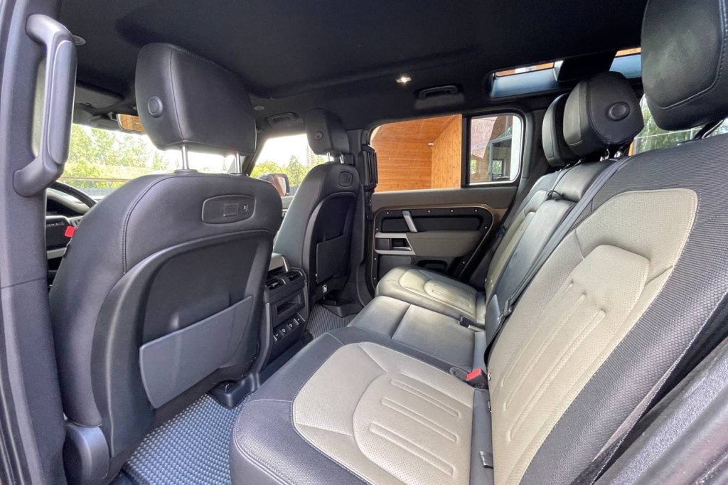 Land Rover Defender P300 XDynamic 2021 фото 19