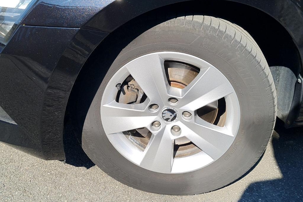 Skoda Superb Combi 2017 photo 12