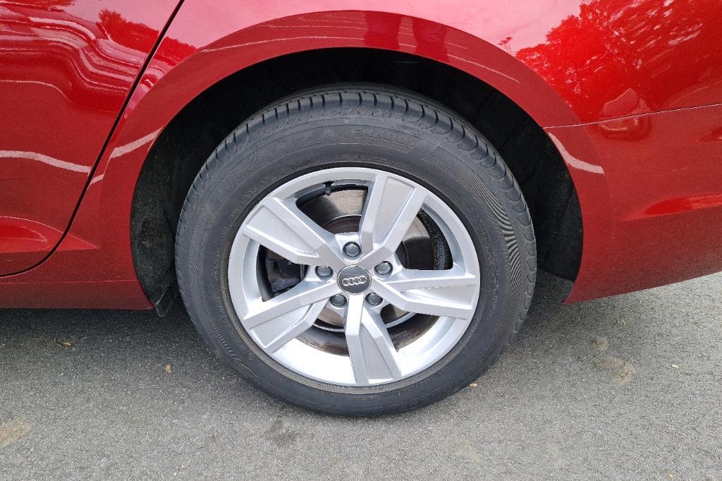 Audi A4 2017 фото 8