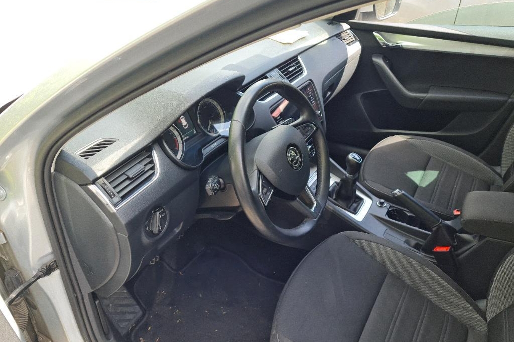 Skoda Octavia Combi 2017 photo 9