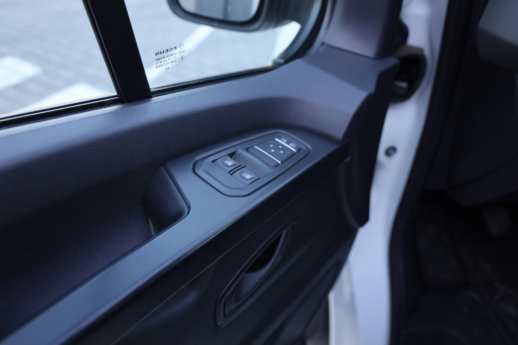 Renault Trafic 2023 фото 38