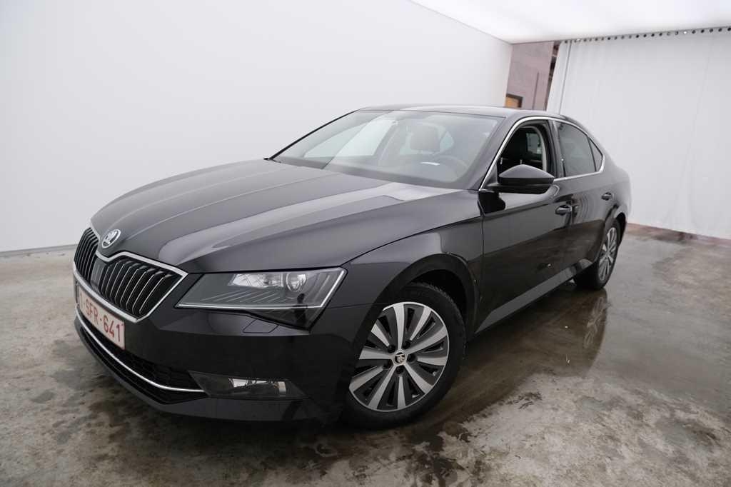 Skoda Superb 2017 фото 2