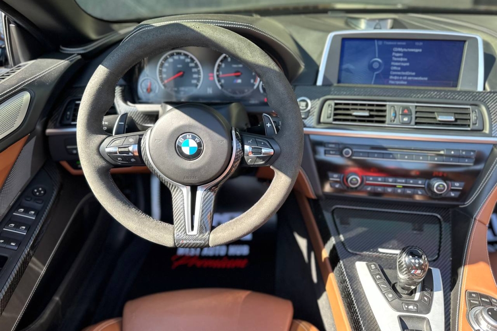 BMW M6 2012 фото 16