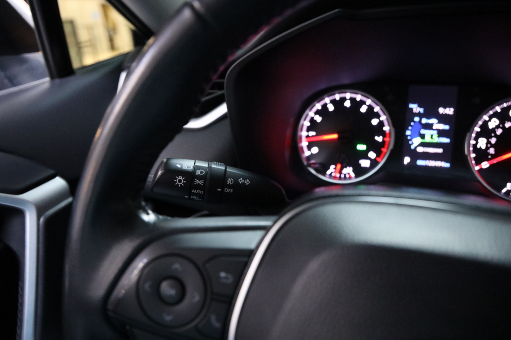 Toyota RAV4 2020 фото 25