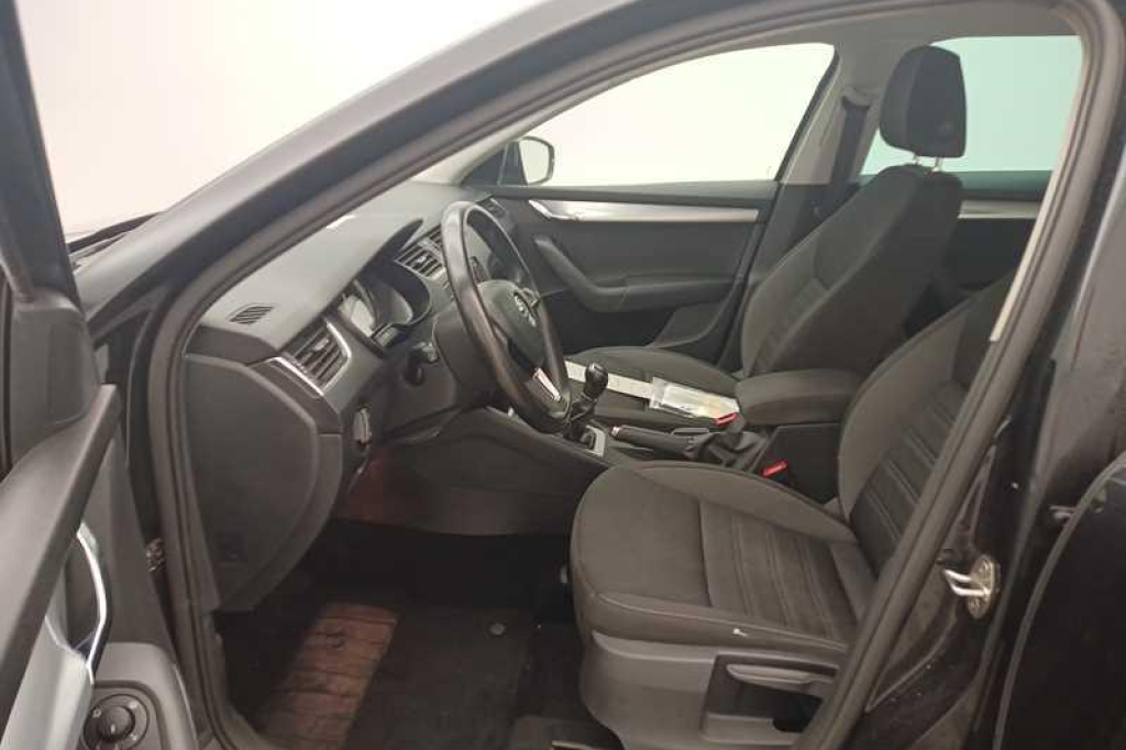 Skoda Octavia Combi 2017 photo 6