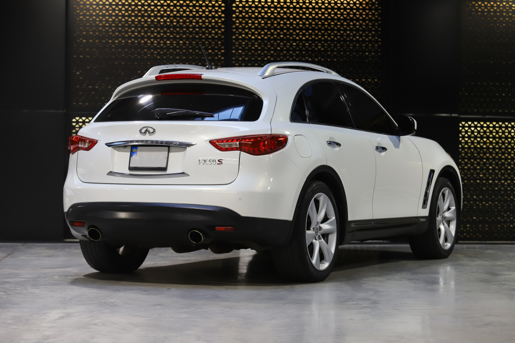 Infiniti FX 50 S 2008 photo 11