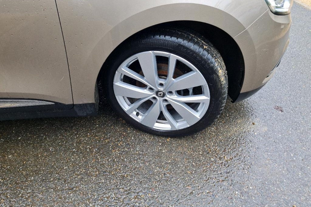 Renault Grand Scenic 2018 фото 32