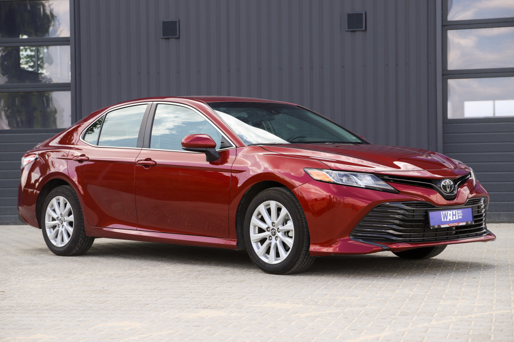 Toyota Camry LE 2017 фото 6