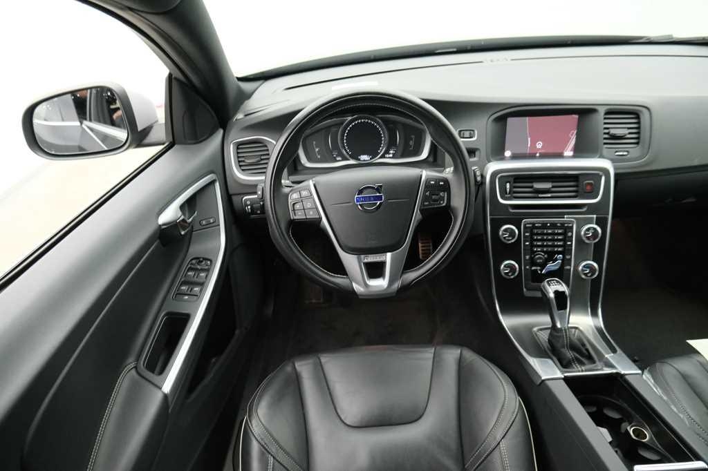 Volvo V60 2018 фото 2