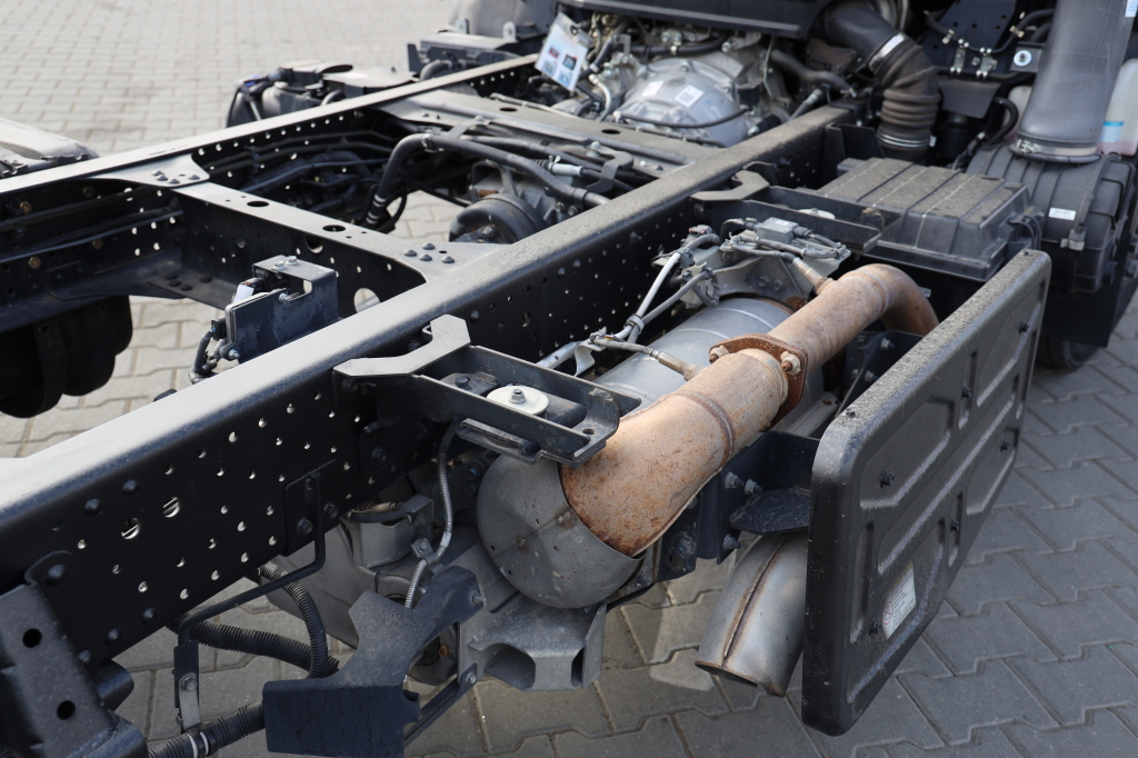 Isuzu NPR 2019 фото 14