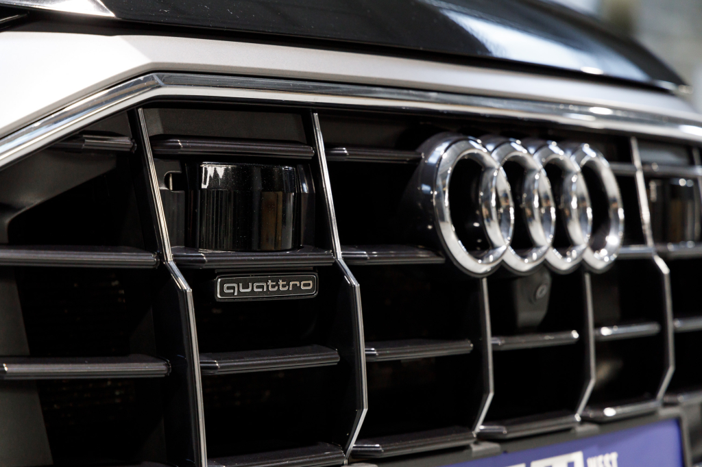 Audi Q8 50TDI Sline  2018 фото 36