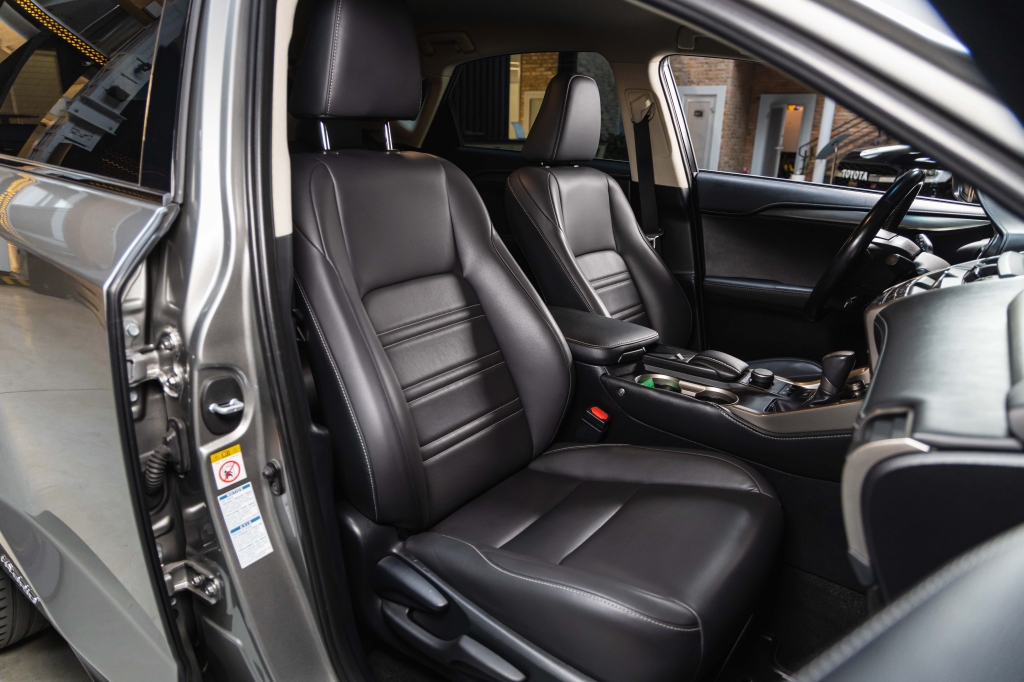 Lexus NX 300H 2016 фото 28