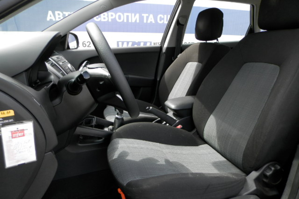 Kia Ceed 2010 photo 12